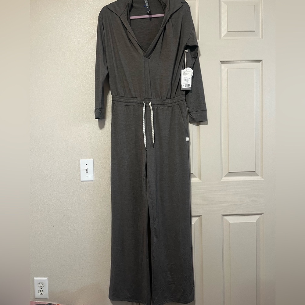 Vuori All Day Gray Wide Leg Elastic Waist Jumpsuit Women’s Size Small NWT